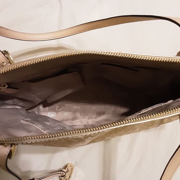 Michael Kors Gold Designer Tote Bag - Picture 13 of 16